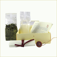 Carica l'immagine nel visualizzatore di Gallery, scatola illustrata con miscela di tè bio - ricami di nuvole