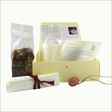 Carica l'immagine nel visualizzatore di Gallery, scatola illustrata con infuso di frutta bio - un mare di parole