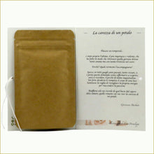 Carica l'immagine nel visualizzatore di Gallery, Tisane d'Autore® Libricino con tisana BIO - LA CAREZZA DI UN PETALO